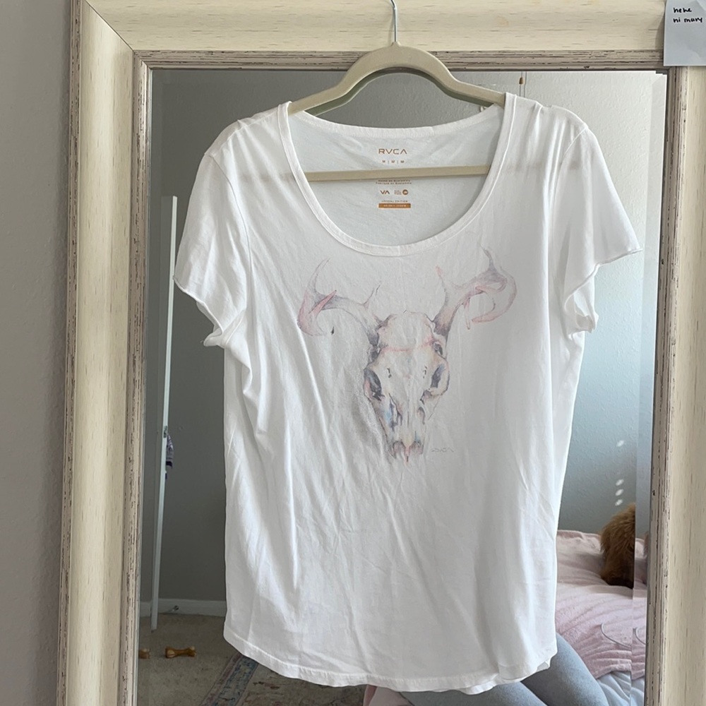 White RVCA Graphic Tshirt Size M